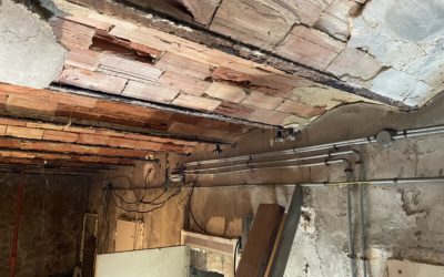 Guide des pathologies structurelles courantes dans les bâtiments anciens